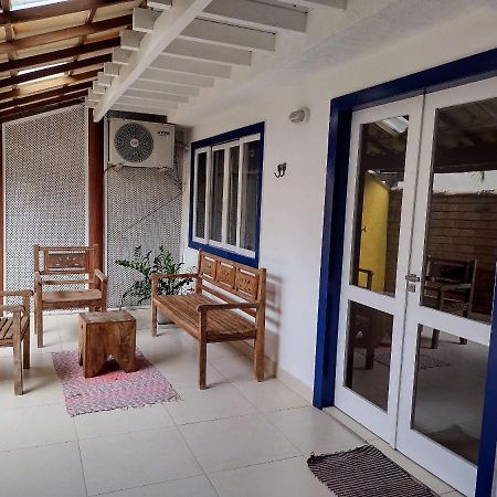 Casa Com Garagem - 300M Da Rua Das Pedras Армасан-душ-Бузіус Екстер'єр фото